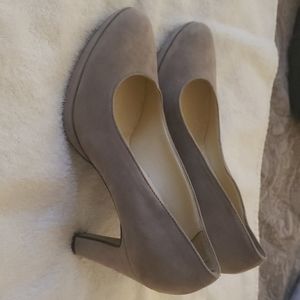 Gray suede womens pumps